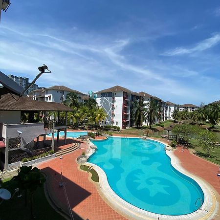Smilez Homestay H102 & A306 At Pd Perdana Kondo Resort Port Dickson Exterior foto