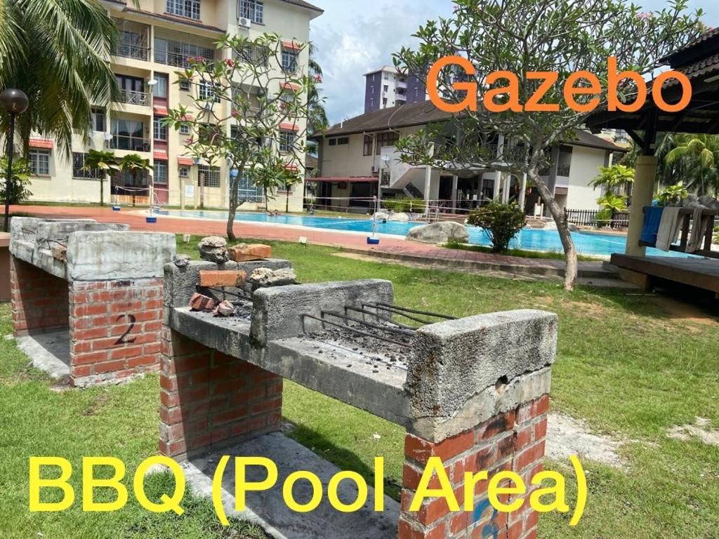 Smilez Homestay H102 & A306 At Pd Perdana Kondo Resort Port Dickson Exterior foto